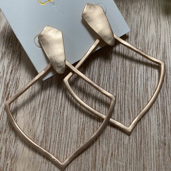 π2X HPπ Clover Abstract Earrings π Brushed Gold - Picture 4 of 9